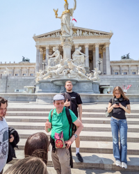 „Nawis“ und Informatiker im Stephandom