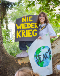 Ein starkes Zeichen für den Frieden – Kremser Schüler:innen setzen ein gemeinsames Statement